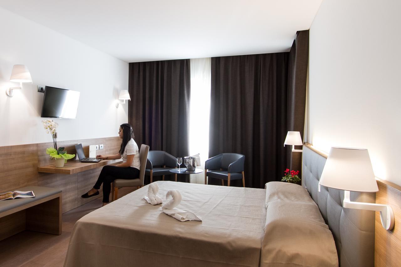Albergo Al Tarcentino Tarcento エクステリア 写真